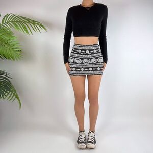 Vintage Y2K Black & White Indie Grunge Floral High Waisted Mini Skirt / Sz: S